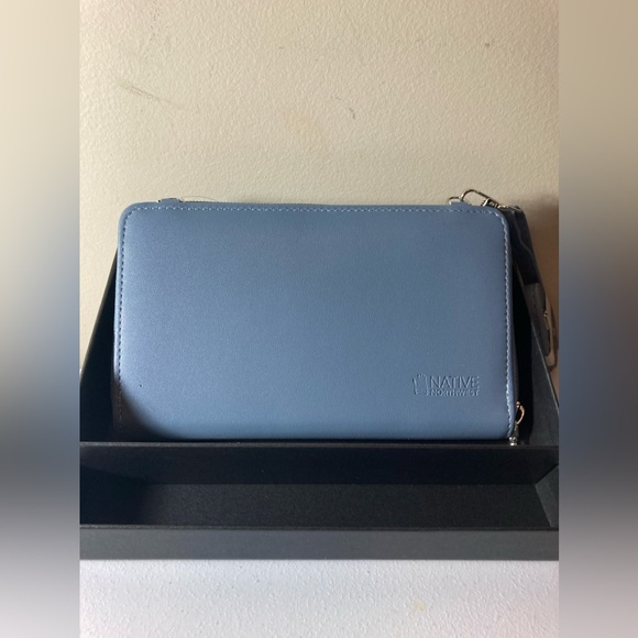 (NEW) Smartphone Crossbody Bag - Soaring Eagle - Picture 3 of 5